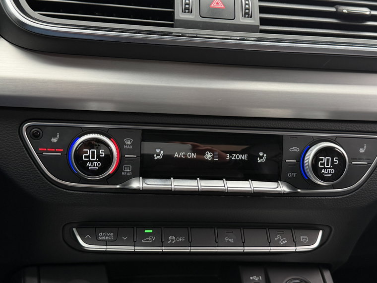 Vehicle Image 28