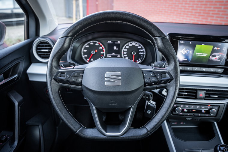 Vehicle Image 12
