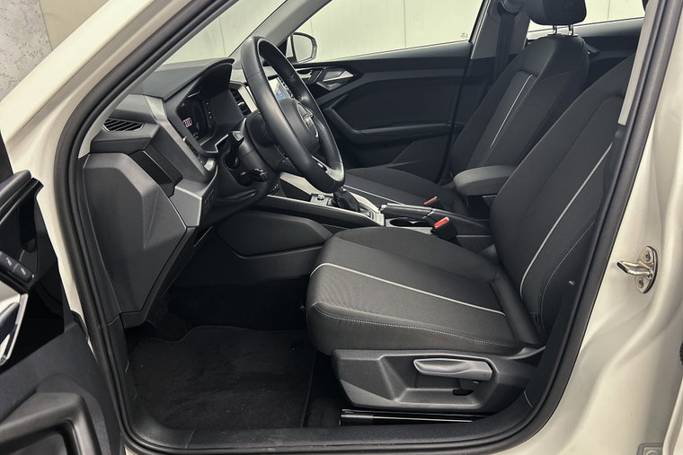 Vehicle Image 30