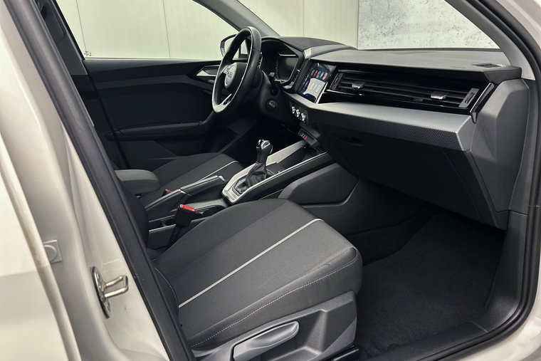 Vehicle Image 31