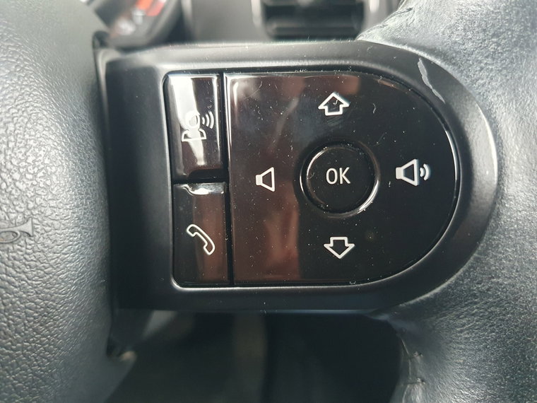 Vehicle Image 33