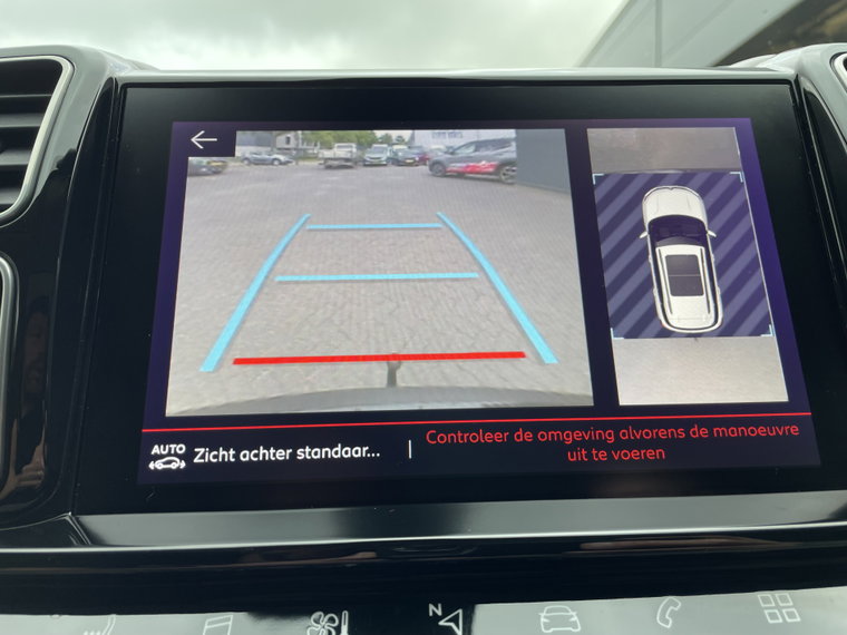 Vehicle Image 30