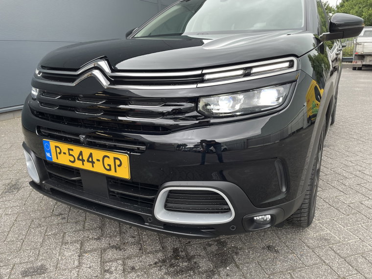 Vehicle Image 42