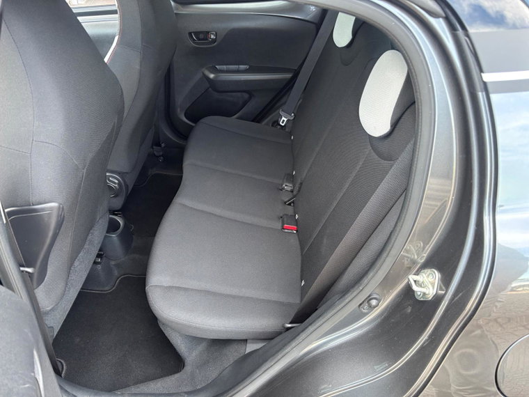 Vehicle Image 22