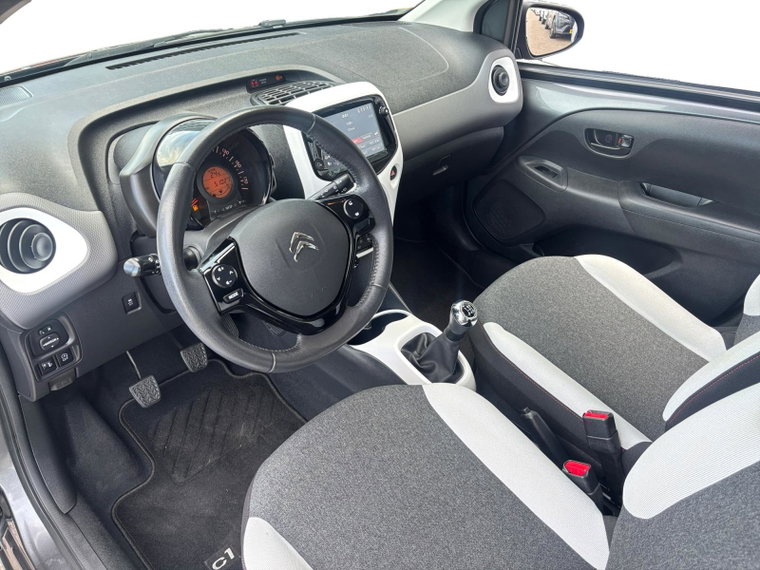 Vehicle Image 10