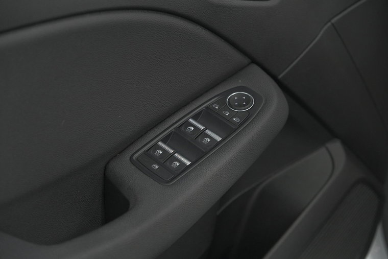 Vehicle Image 26
