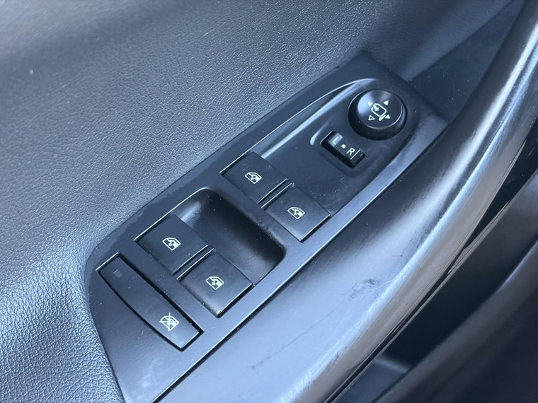 Vehicle Image 27