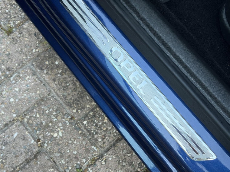 Vehicle Image 42