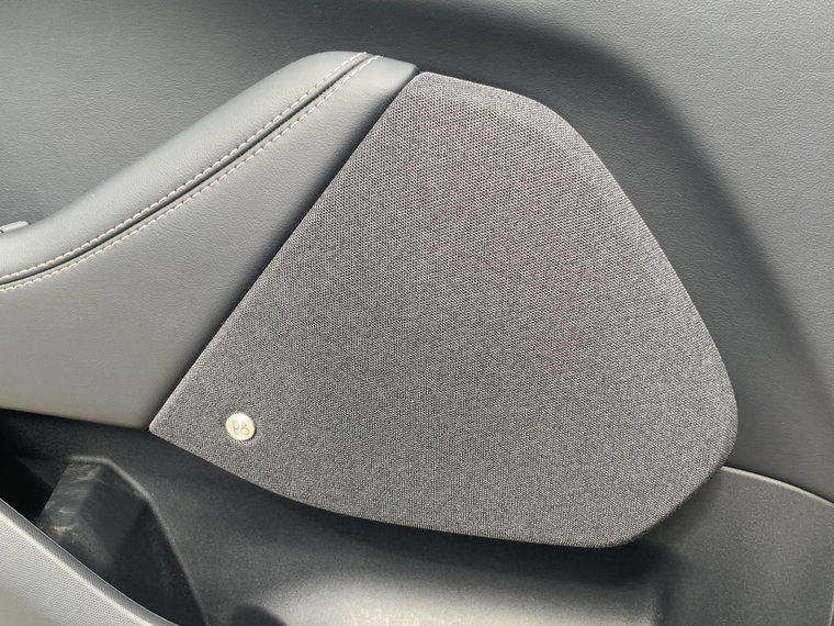 Vehicle Image 32
