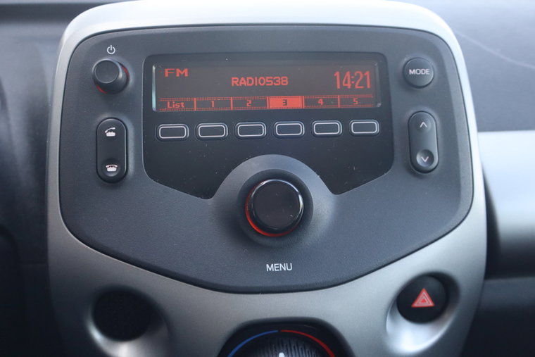 Vehicle Image 9