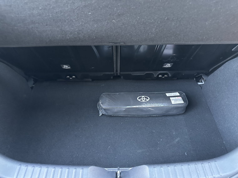 Vehicle Image 33