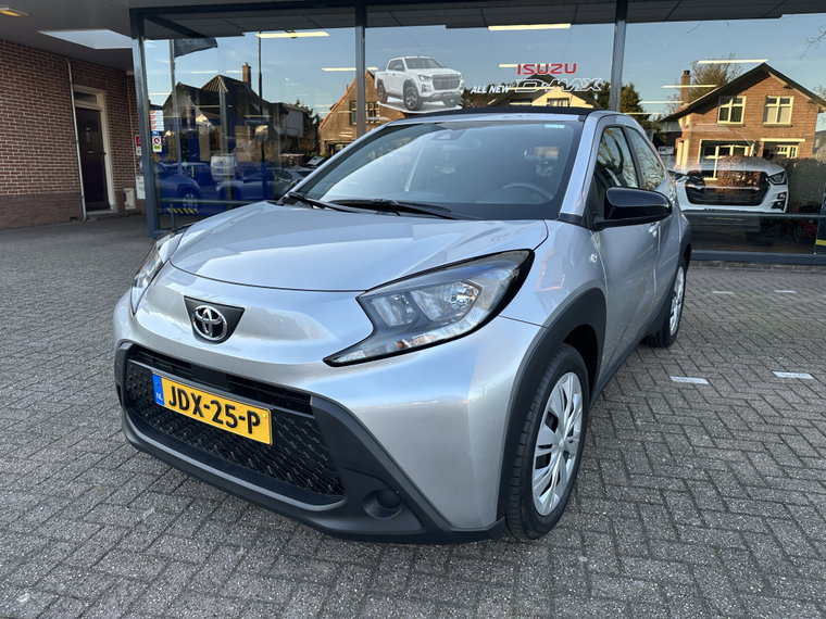 Vehicle Image 35