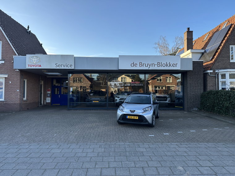 Vehicle Image 36
