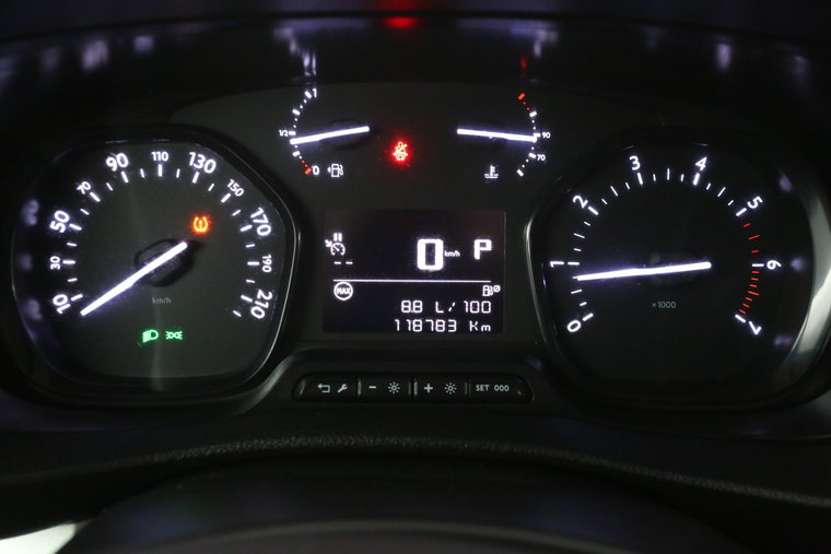 Vehicle Image 12