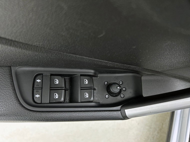 Vehicle Image 34