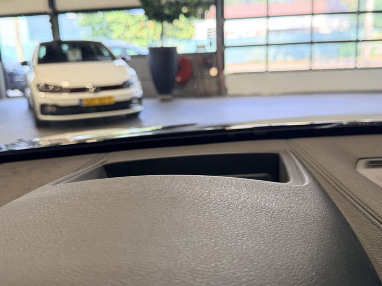 Vehicle Image 28