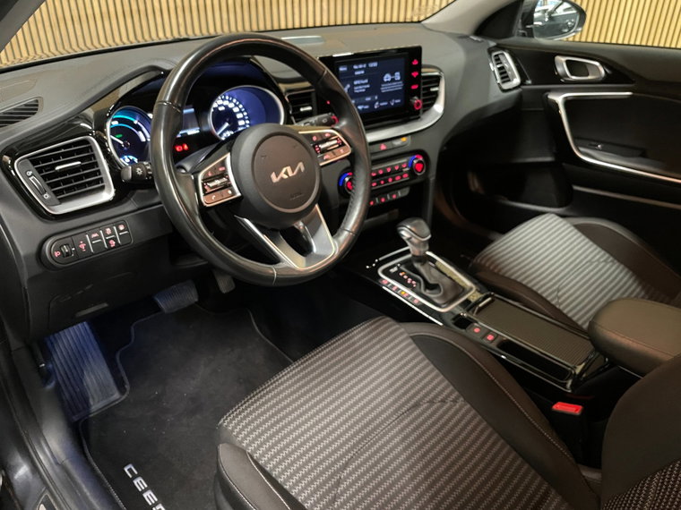 Vehicle Image 24
