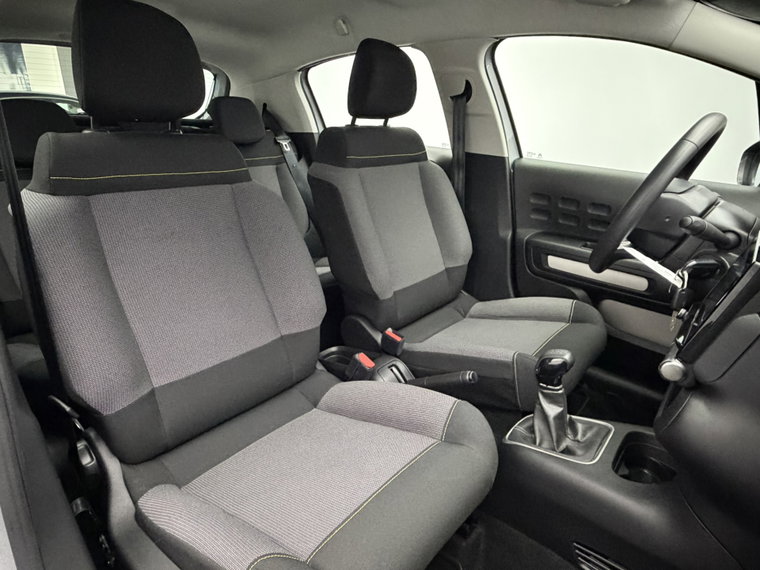 Vehicle Image 19