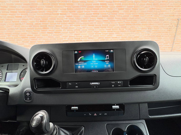 Vehicle Image 26