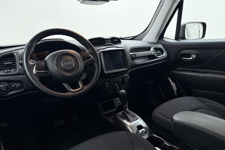 Vehicle Image 16