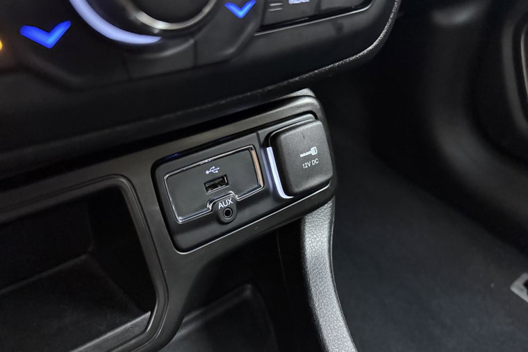 Vehicle Image 28