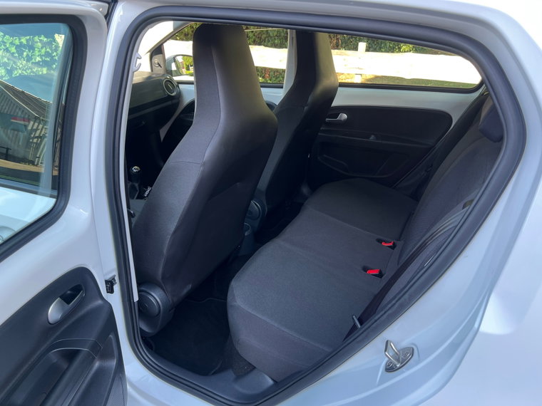 Vehicle Image 16