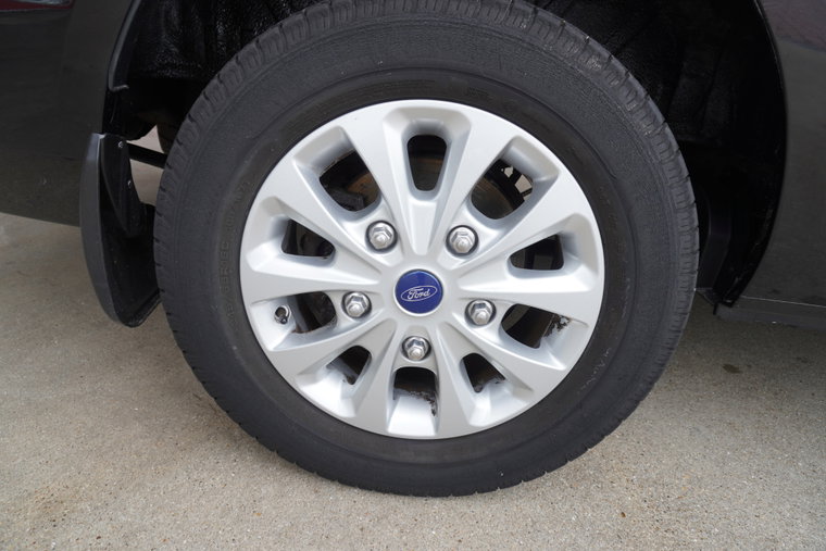 Vehicle Image 12