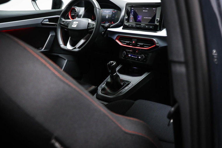 Vehicle Image 12