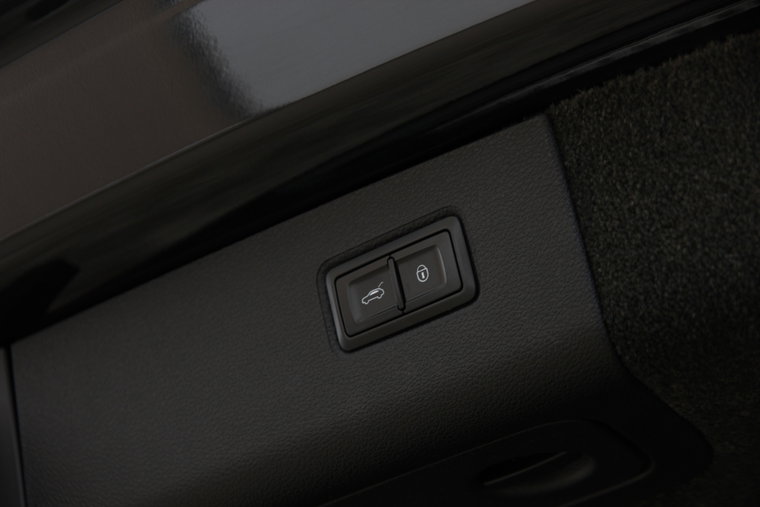 Vehicle Image 60
