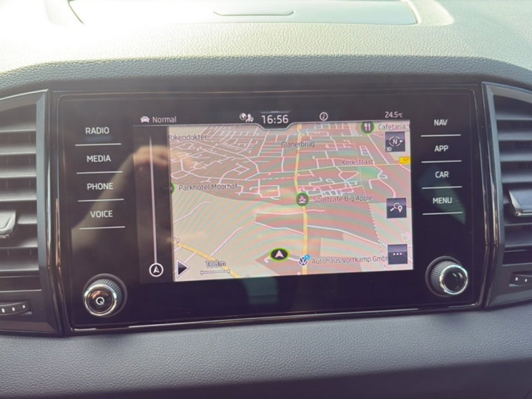 Vehicle Image 25