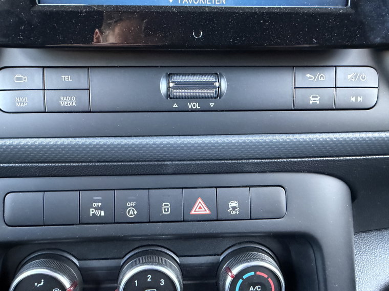 Vehicle Image 26