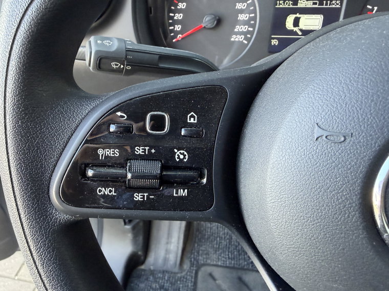 Vehicle Image 28
