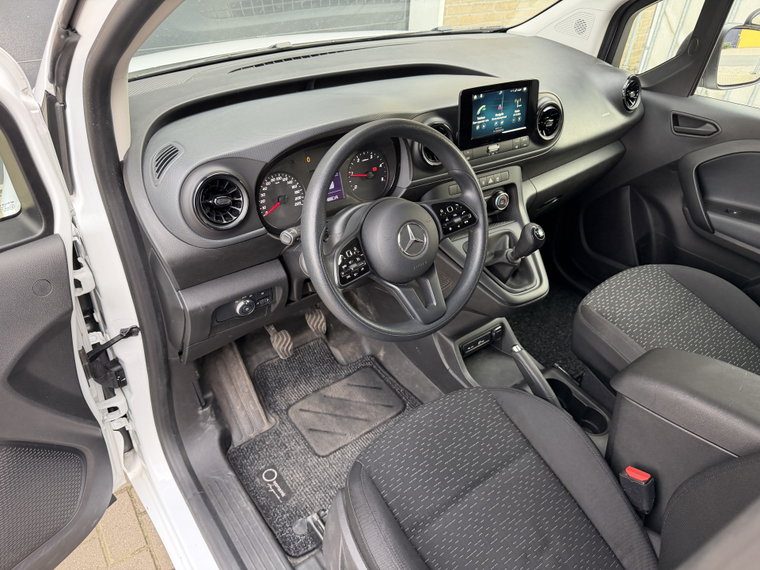 Vehicle Image 41