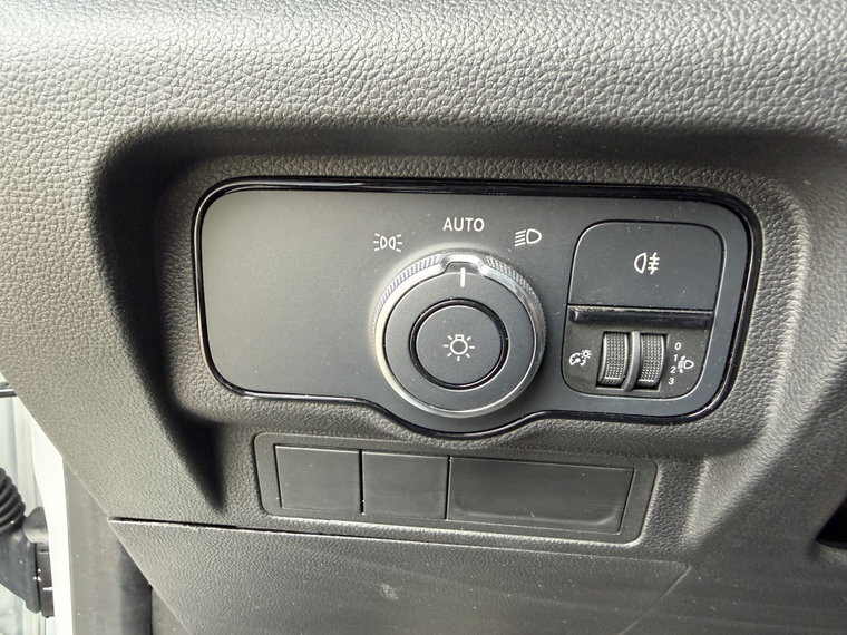 Vehicle Image 56