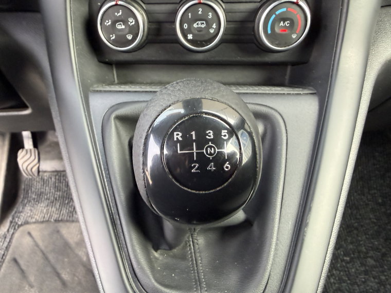 Vehicle Image 60