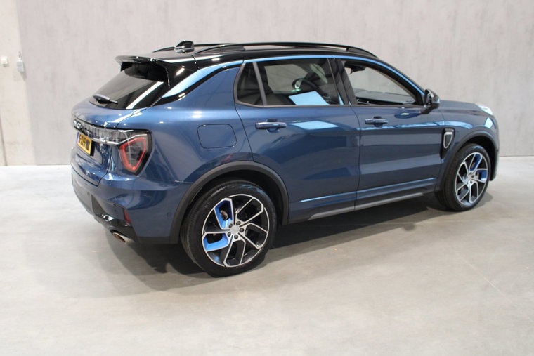 Vehicle Image 12