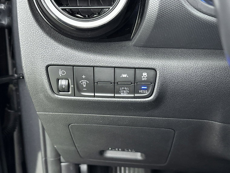 Vehicle Image 24