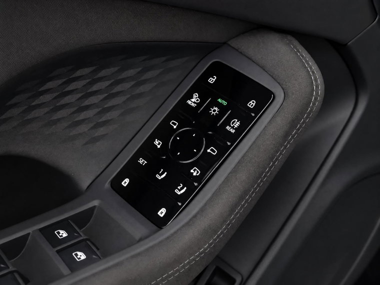 Vehicle Image 22