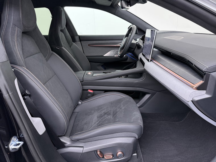 Vehicle Image 40