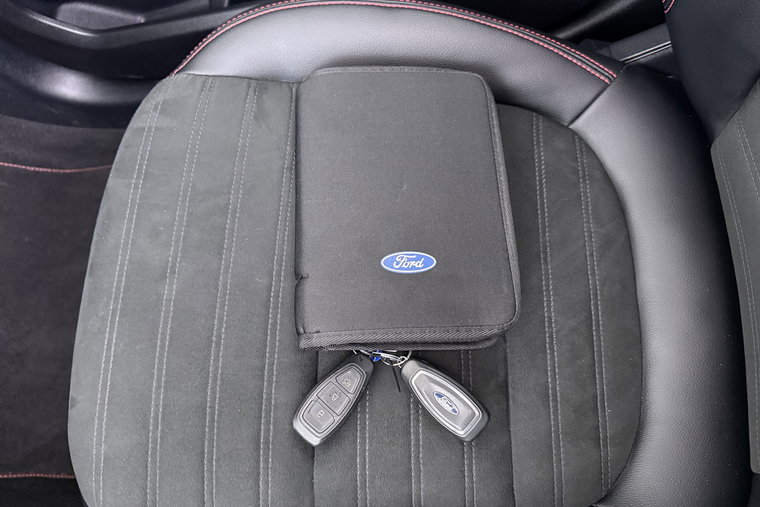 Vehicle Image 35