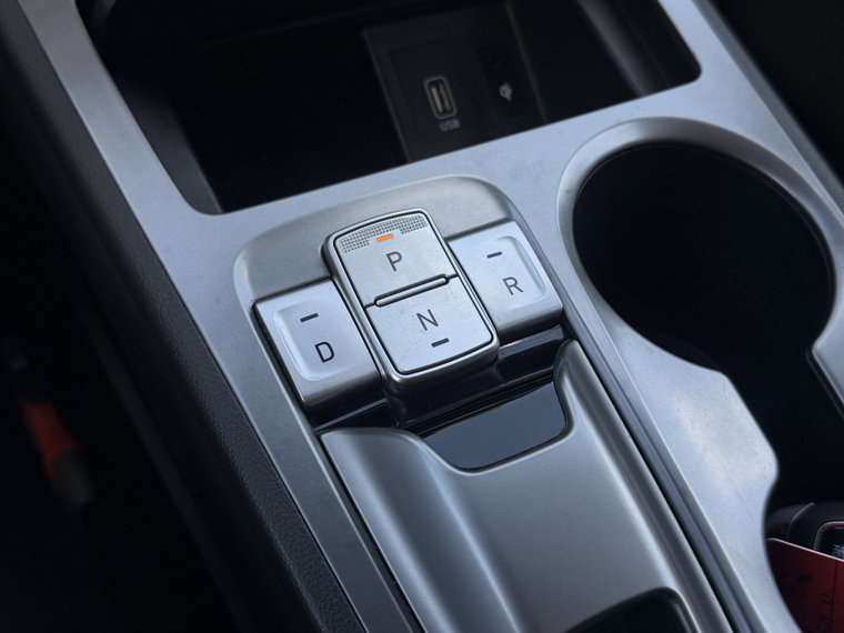 Vehicle Image 32