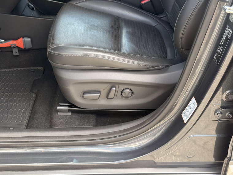 Vehicle Image 35