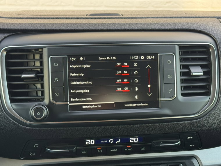 Vehicle Image 28