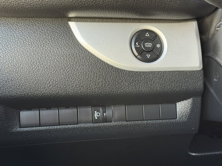 Vehicle Image 39