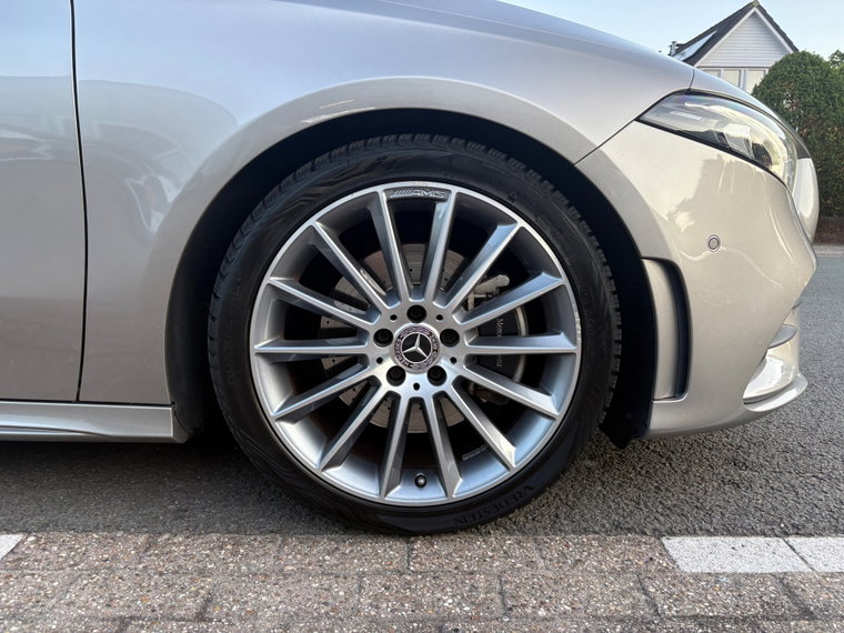 Vehicle Image 22