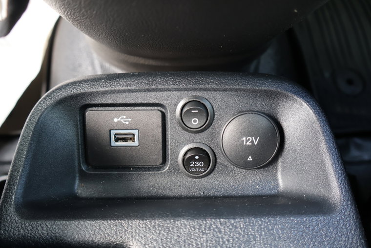Vehicle Image 28