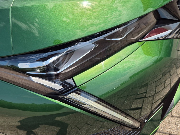 Vehicle Image 18