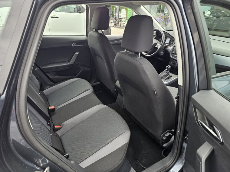 Vehicle Image 12