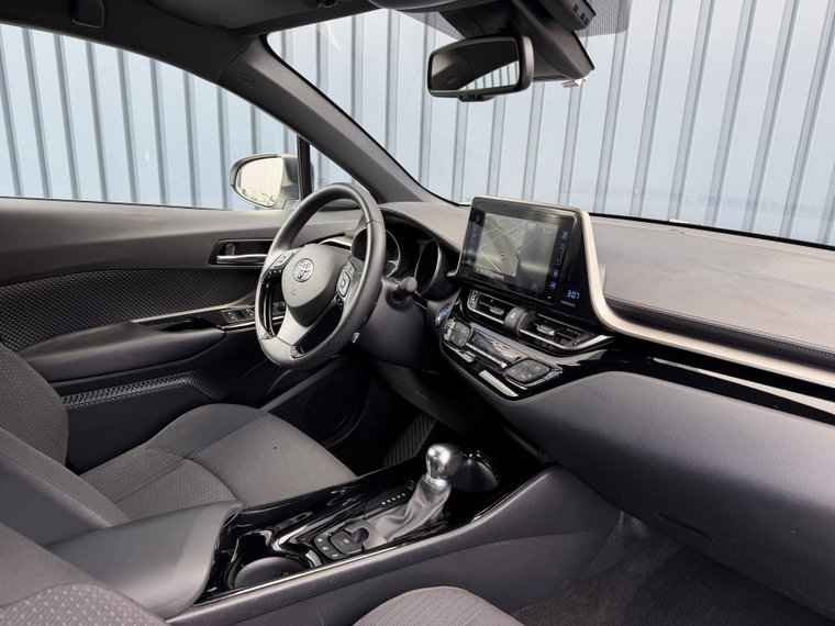 Vehicle Image 16