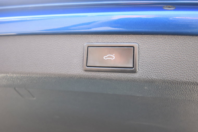 Vehicle Image 24